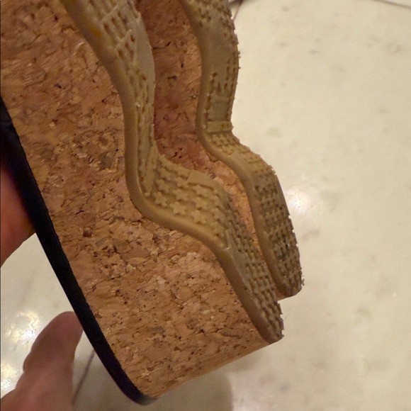 Jimmy Choo Cork and Black patent leather sandal - Picture 9 of 9